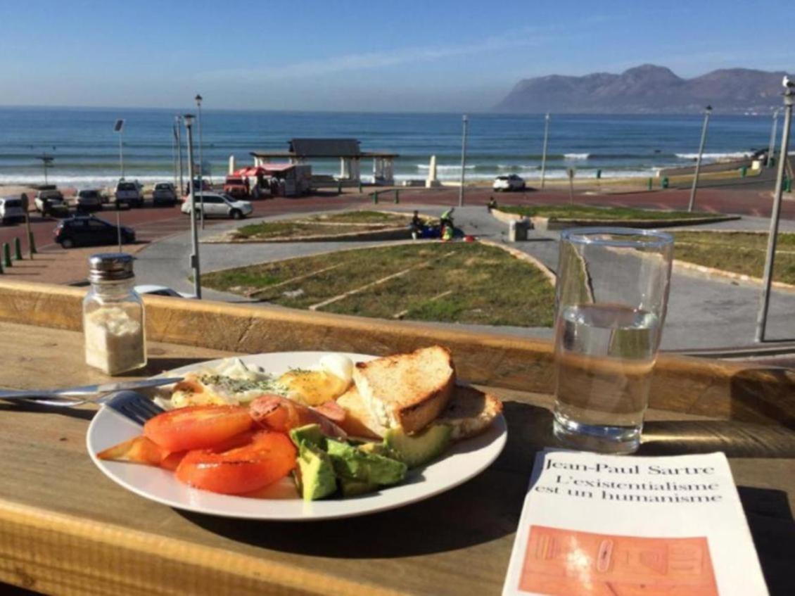 African Soul Surfer Muizenberg Bagian luar foto